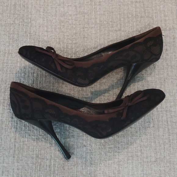 BCBGMaxAzria Texture Brown Heels - Picture 4 of 5